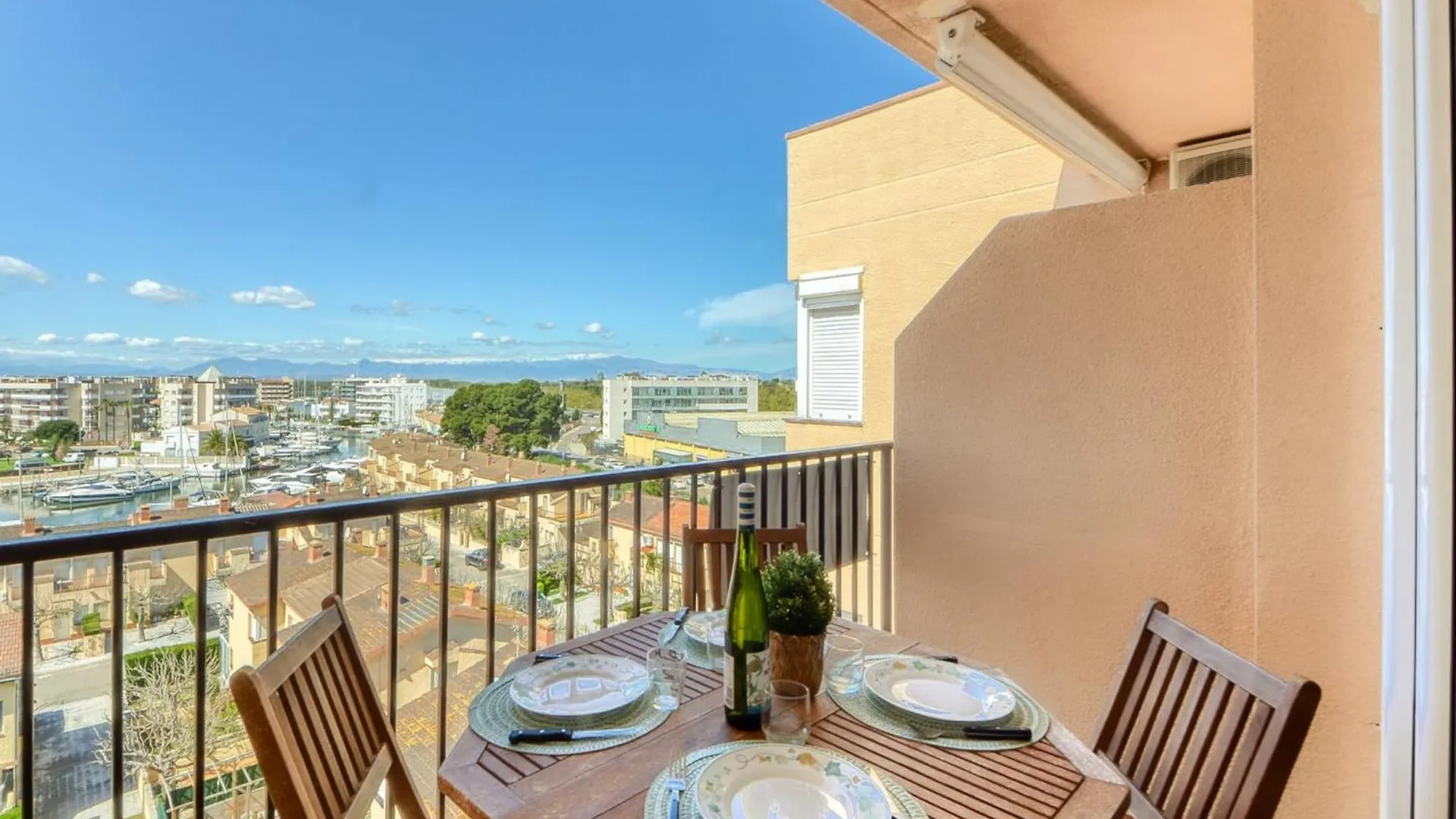 Apartment In Roses With Swimming Pool