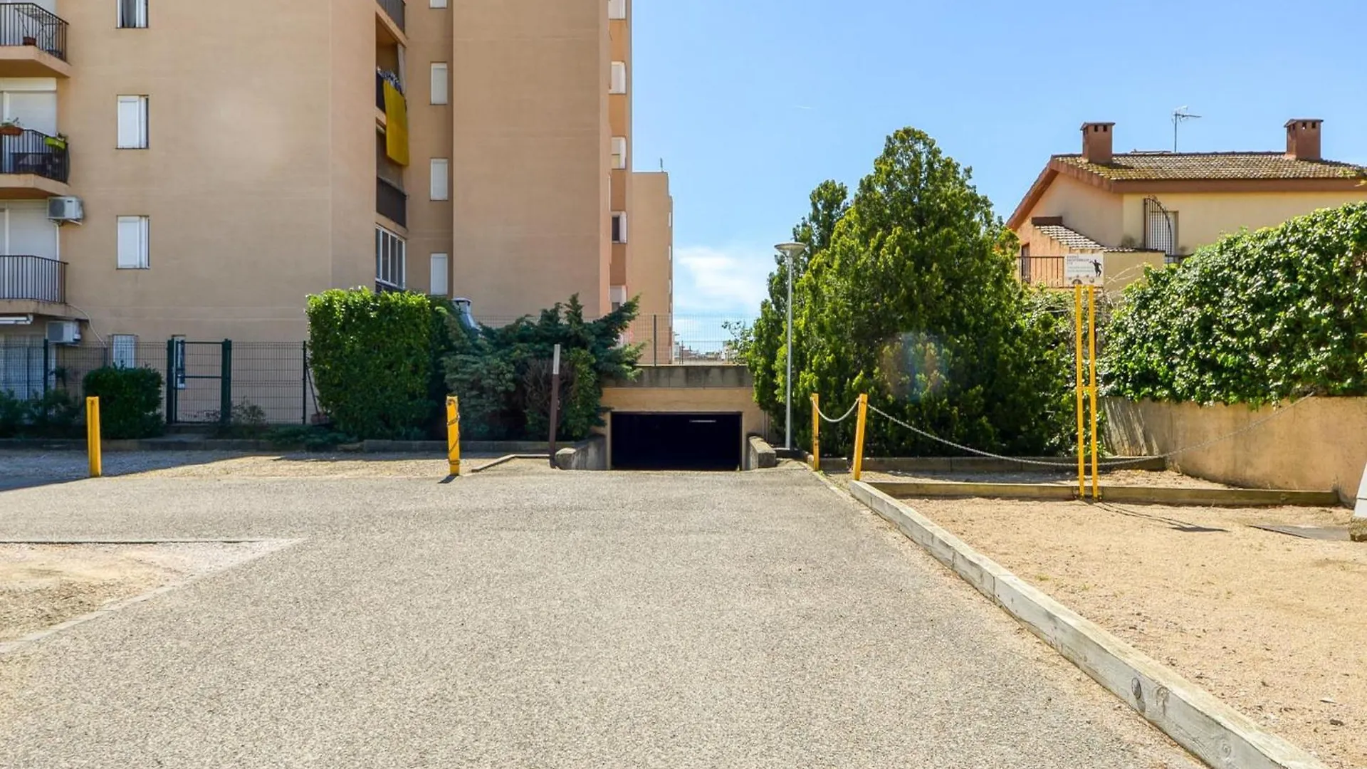 Apartment In Roses With Swimming Pool Spain