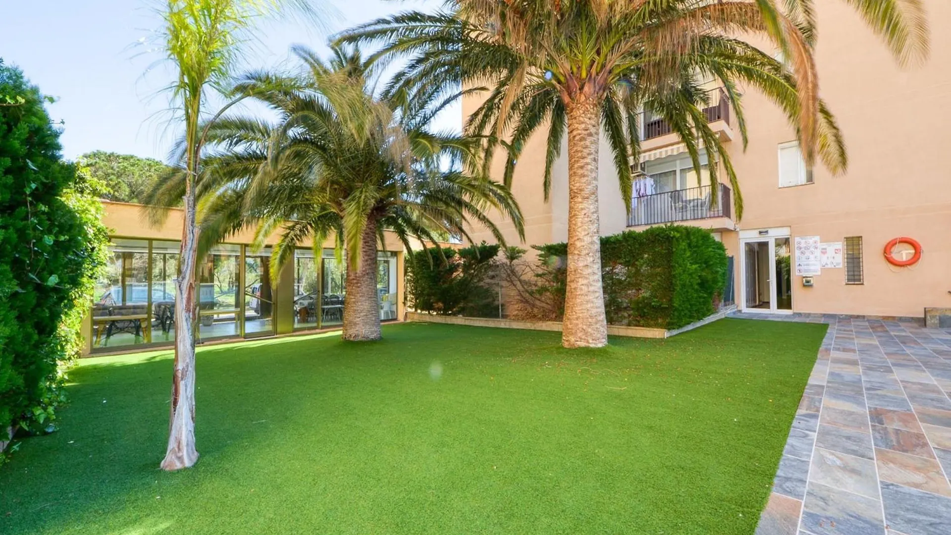 Apartment In Roses With Swimming Pool