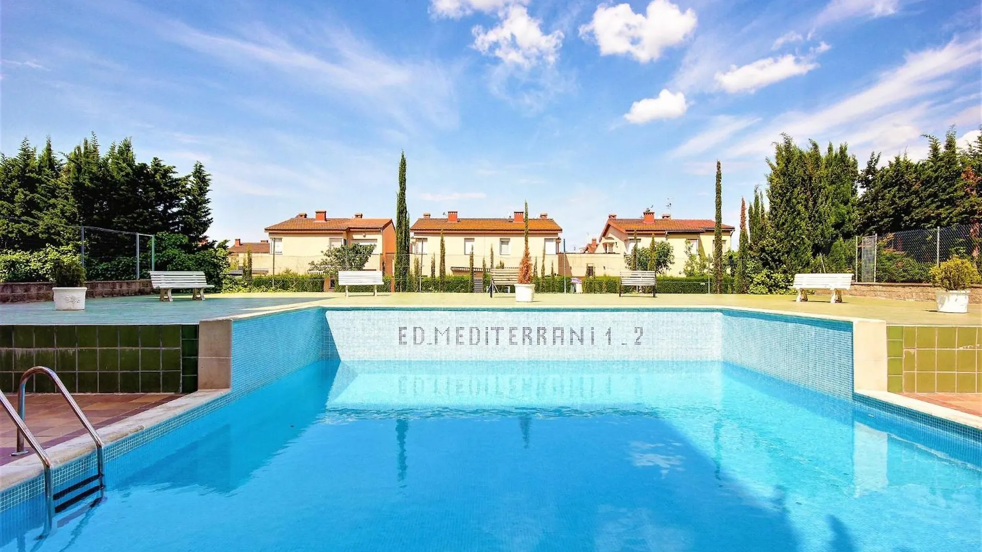 Apartment In Roses With Swimming Pool