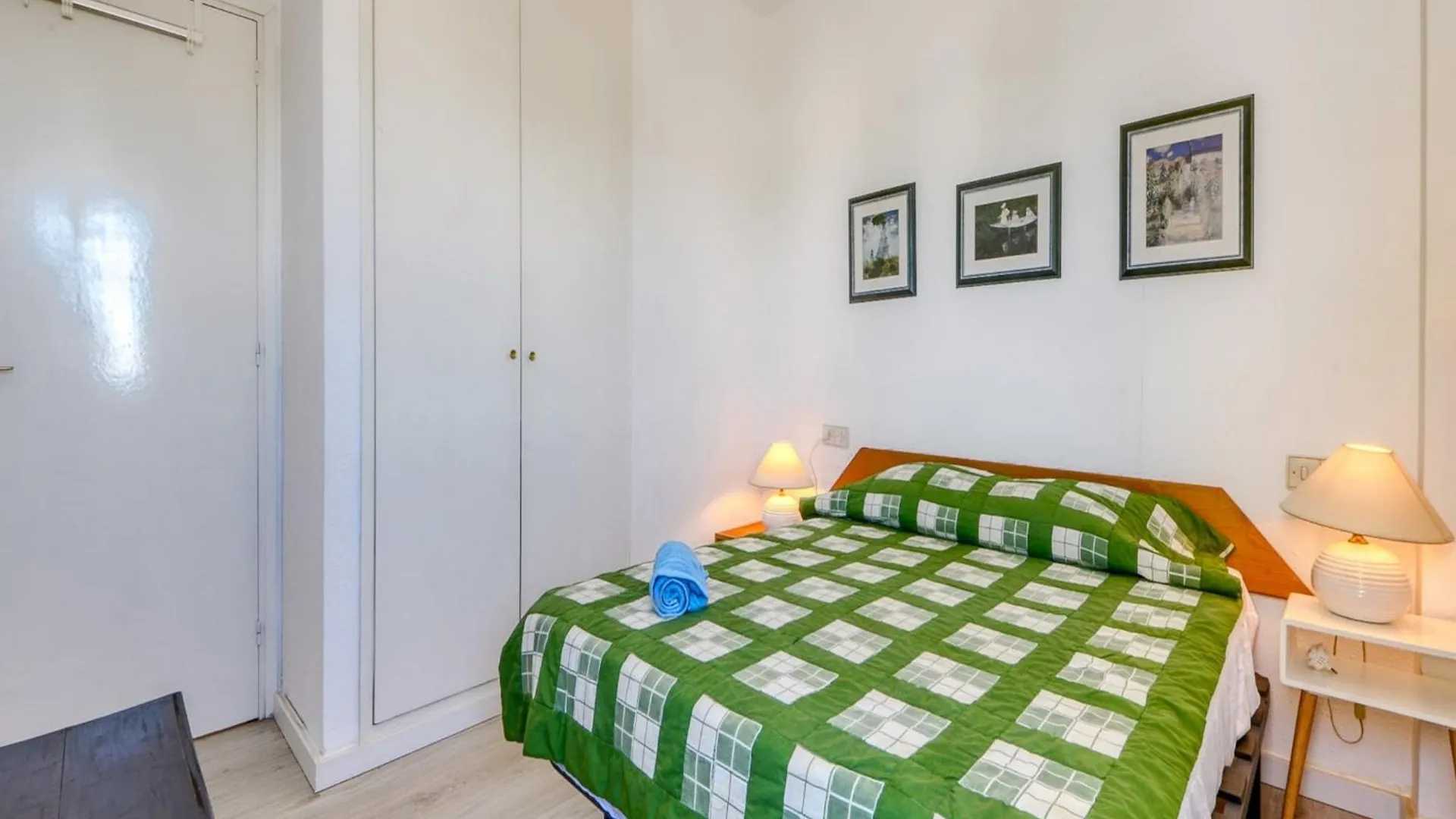 Apartment In Roses With Swimming Pool