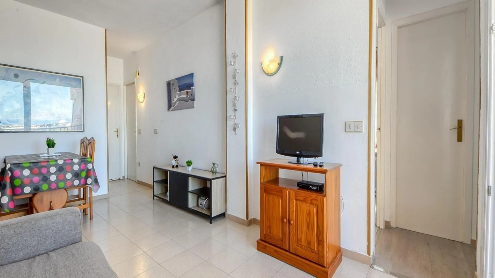 Apartment In Roses With Swimming Pool 0*,